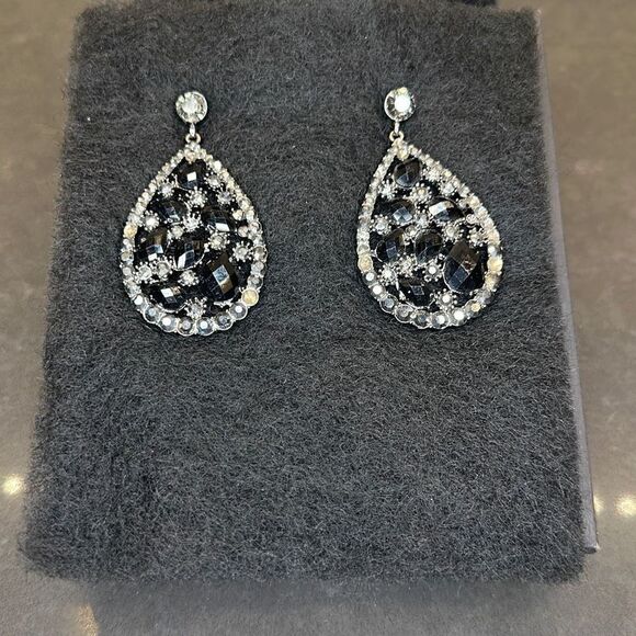 Black Stone Earrings  - Picture 5 of 5